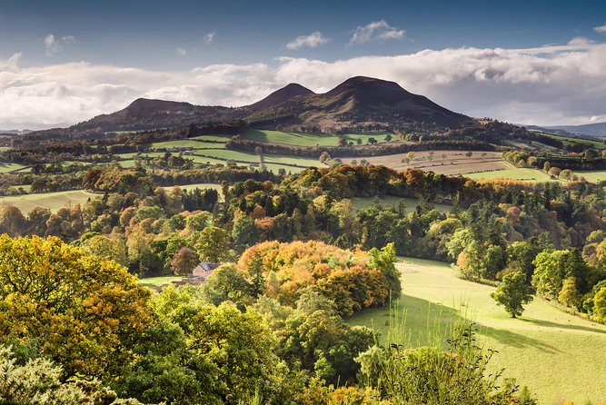 1 Day Alnwick Castle, Holy Island & Scottish Borders - Holy Island and the causeway gamble