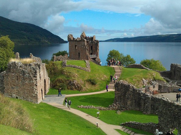 2-Day Inverness and the Highlands Very Small Group Tour from Edinburgh - Day two: Culloden and the Clava Cairns