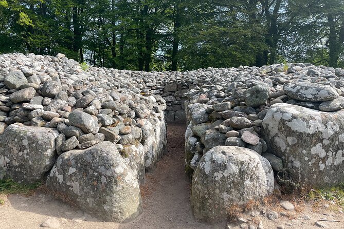 2-Day Outlander Experience Small Group Tour from Edinburgh - Clava Cairns and the time-travel connection