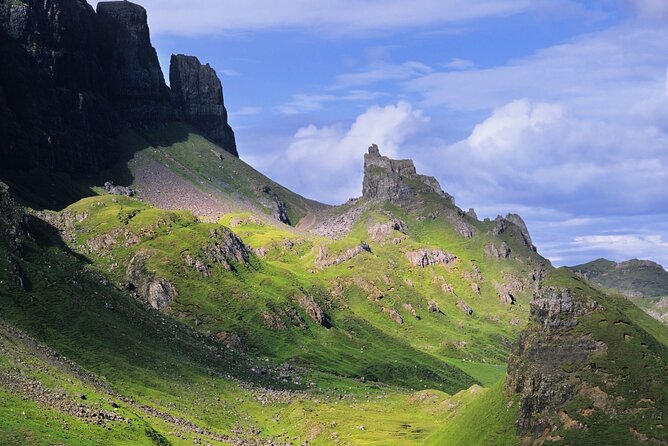 3 Day - Isle of Skye, Loch Ness & Glenfinnan Tour from Glasgow - The guides and the small-group setup