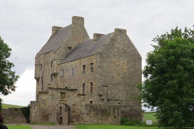 4-Day Outlander Trail Tour from Edinburgh Including Admissions - Day three: Culloden, Clava Cairns, and Highland village life
