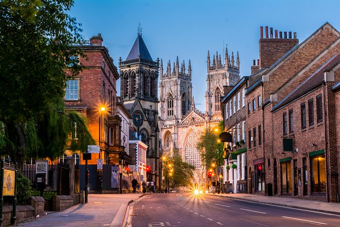 5-Day York, Lake District & Hadrian's Wall Tour from Edinburgh - From Edinburgh to Bamburgh Castle on day one