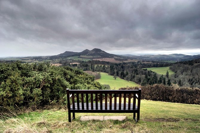 5-Day York, Lake District & Hadrian's Wall Tour from Edinburgh - The coach, accommodation, and daily rhythm