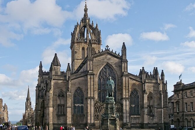 A History of Witchcraft in Edinburgh: A Self-Guided Audio Tour - Bake House Close and the shape of witchcraft stories
