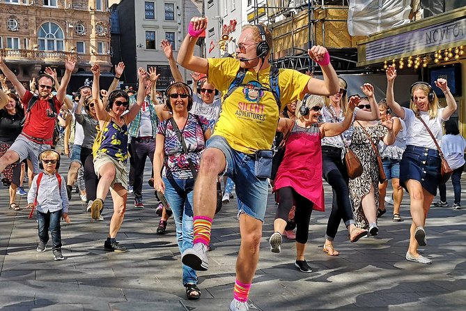 A Silent Disco Adventure in Glasgow - George Square brings the group together