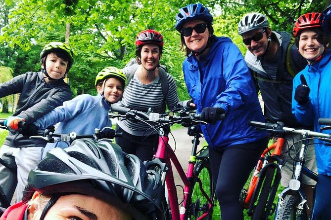 'A Wee Pedal's' Award-Winning Circular Cycle Tour of Edinburgh! - Following the Union Canal past boats and old bridges