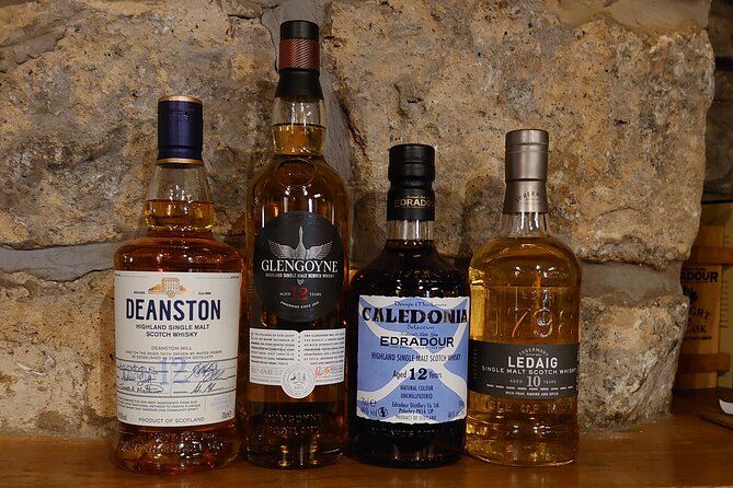 Afternoon Whisky Tasting in a Traditional Edinburgh Bar - Four single malts, four ways to understand Scotch