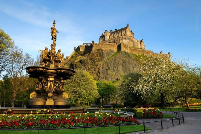 Arrival Transfer: Airport EDI to Edinburgh by Luxury Van - Flight delays and the 60-minute waiting period