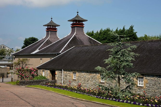 Clan Tour - of Speyside Distilleries - The Speyside Cooperage, where whisky casks get a second life