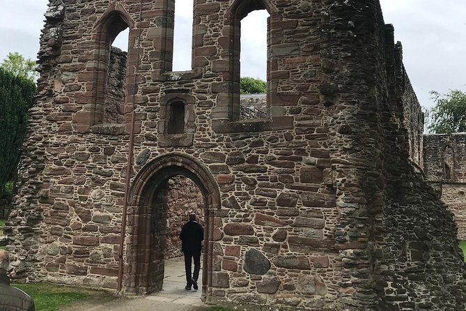Culloden Battlefield, Clava Cairns and Loch Ness, Urquhart Castle - What the $417.14 price really buys you