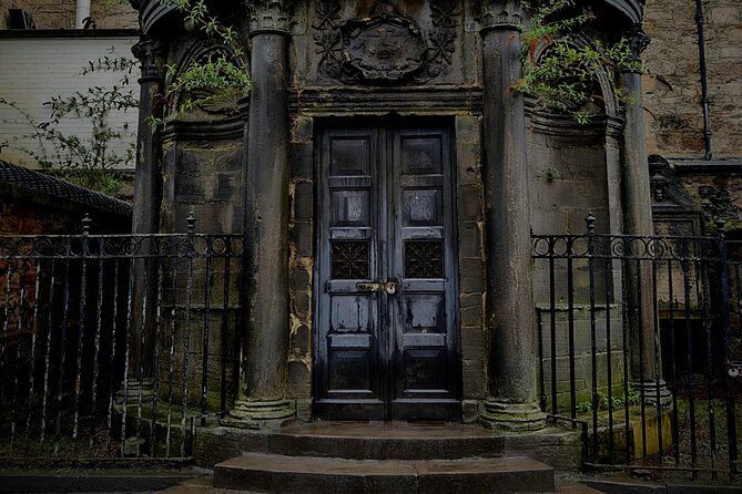 Dark History and Ghost Tour of Edinburgh - Mercat Cross and Edinburgh’s rough public life
