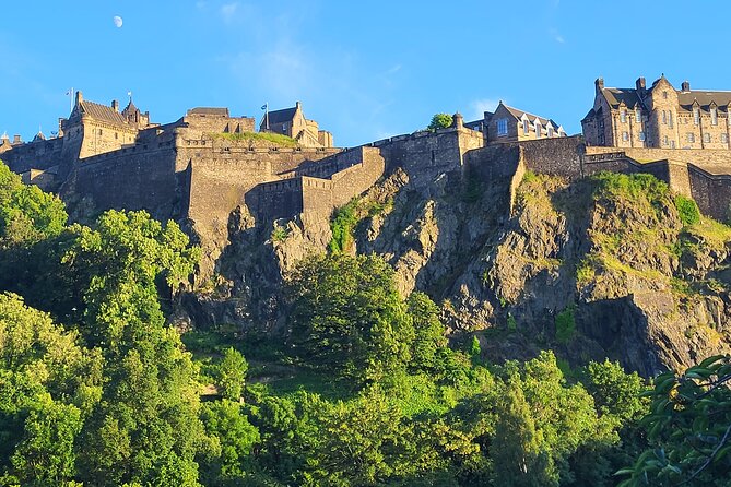 Day Tours & Shore Excursions Glasgow, Greenock & across Scotland - Kelvingrove and the University of Glasgow