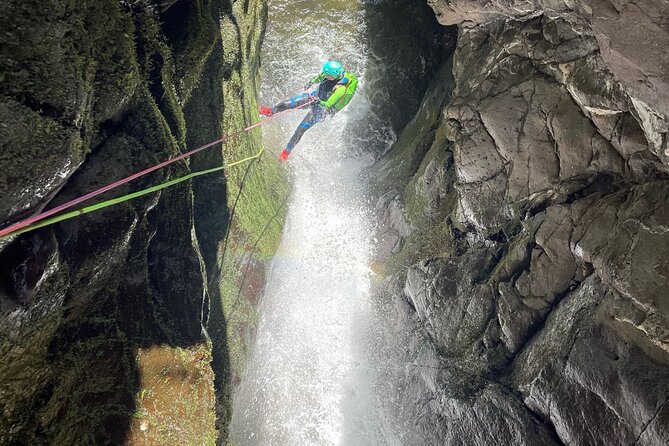 Discover Canyoning in Dollar Glen - How the guides handle different confidence levels