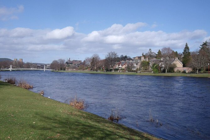 Discovering Inverness: A Self-Guided Audio Tour of the Capital of the Highlands - A gentle introduction to Inverness on foot