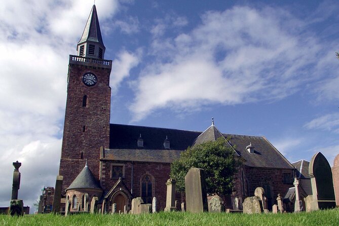 Discovering Inverness: A Self-Guided Audio Tour of the Capital of the Highlands - Inverness Town House and the castle issue