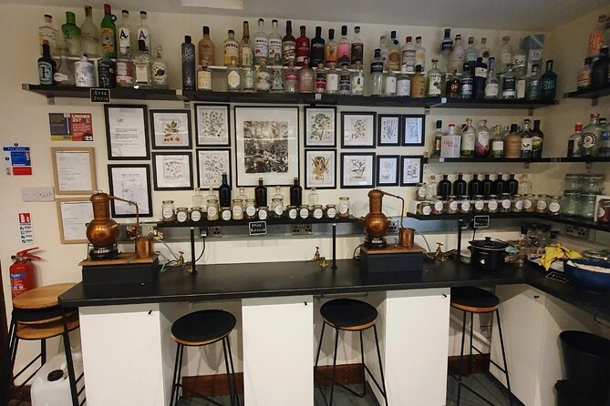 Distill a bottle of Gin on mini copper stills - Practical planning for your Edinburgh day