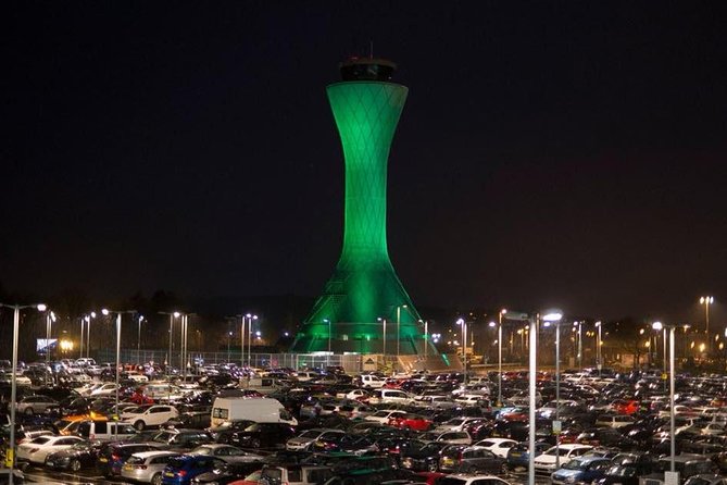 Edinburgh Airport to Edinburgh City one way Private Transfer - The welcome at arrivals