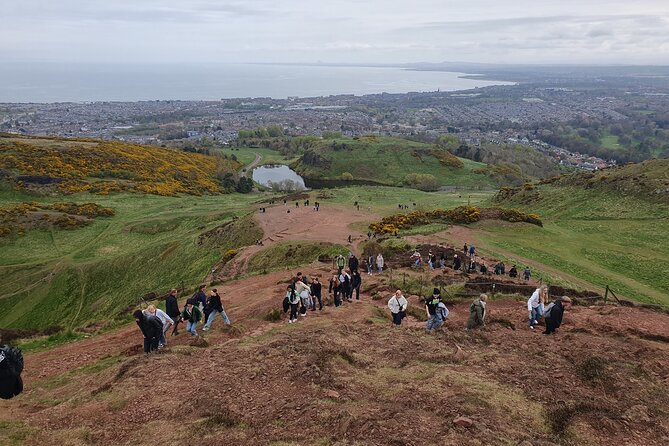 Edinburgh: Arthur's Seat Hike with Local Guide - Coming down safely