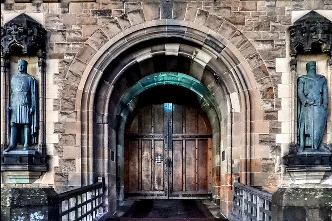 Edinburgh Castle Guided Tour - Tickets Included - Why the Royal Mile meeting point matters