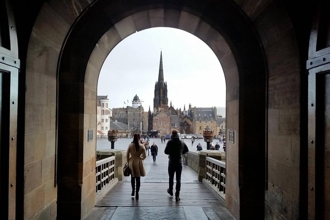 Edinburgh Castle Guided Walking Tour in English - Key points at a glance