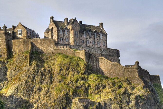 Edinburgh Castle Guided Walking Tour in English - Why the Royal Mile start matters