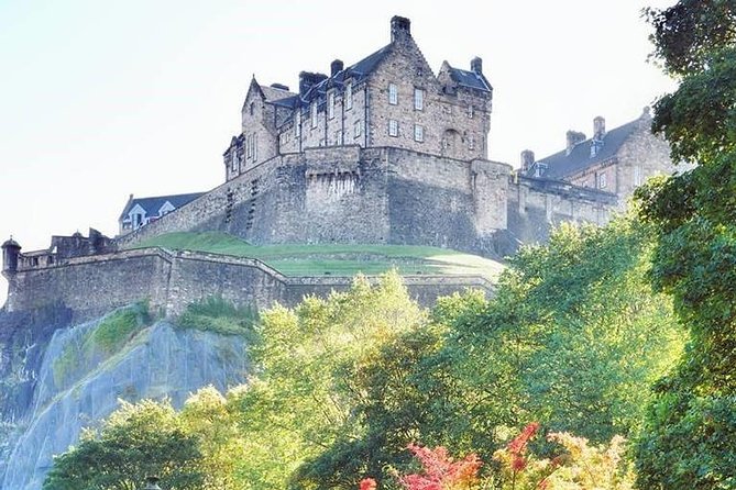 Edinburgh Castle Guided Walking Tour in English - Who will get the most from this tour