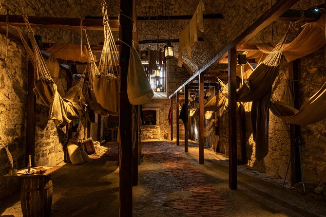 Edinburgh Castle: Guided Walking Tour with Entry Ticket - Timing your visit around the ceremonial gun