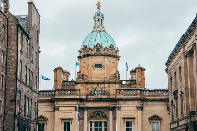 Edinburgh Castle & Old Town Small Group Guided Tour - Greyfriars Kirkyard and the stories behind the stones