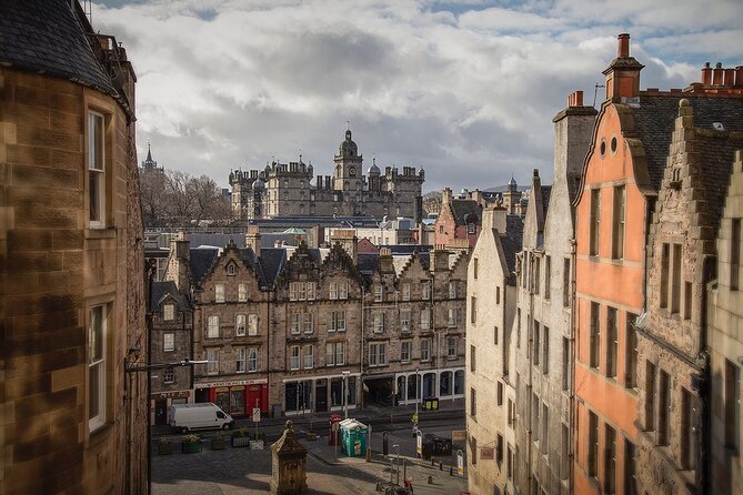 Edinburgh Castle & Royal Mile Walking Tour - Ticket Included - From Mercat Cross to Scotland’s old heart