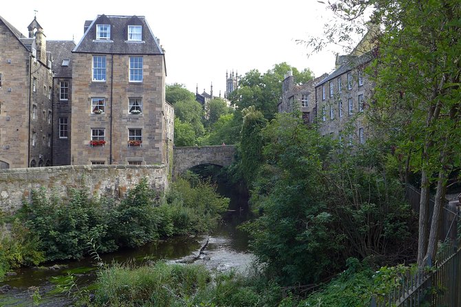 Edinburgh: Dean Village Circus Lane Walking Tour with a Local - Stockbridge and the Sunday market option