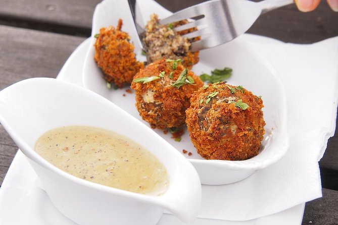Edinburgh Food Tour with a Local Foodie Custom & Private - A food walk that changes with your appetite