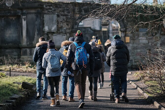 Edinburgh Full Day Walking Tour with Castle Included -Small Group - Greyfriars Bobby and a cemetery full of stories