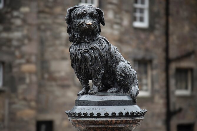 Edinburgh Full Day Walking Tour with Castle Included -Small Group - Writers’ Court and the climb to the castle