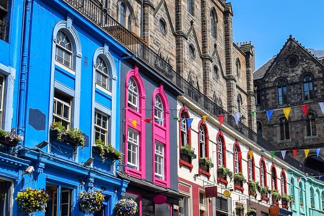 Edinburgh Half Day Guided Private Tour in a Premium Minivan - Greyfriars Bobby and Greyfriars Kirkyard