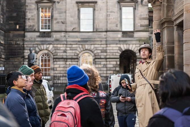 Edinburgh Historical Gems Tour with Whisky & Local Flavours - Ending at Holyroodhouse