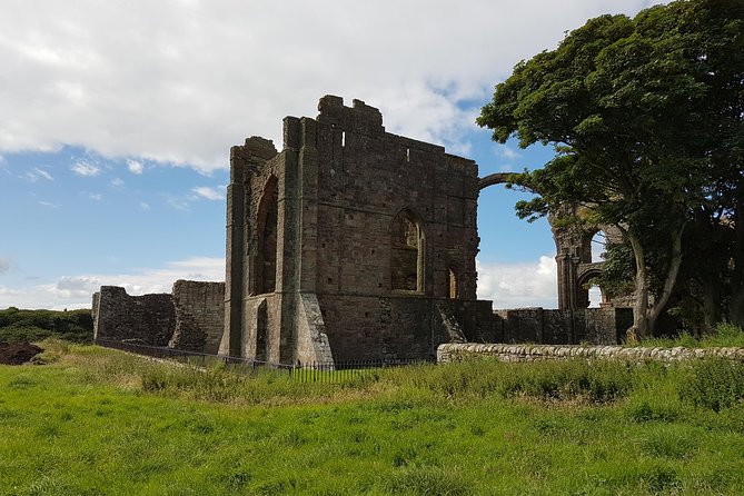 Edinburgh: Holy Island, Alnwick Castle & Kingdom of Northumbria - Flodden Battlefield and the story behind the stop