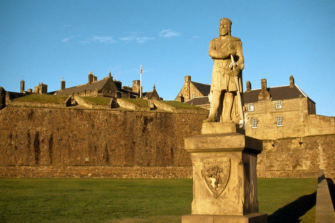 Edinburgh: Loch Lomond, Stirling Castle and the Kelpies Day Tour - Lunch in a small village requires a firm plan