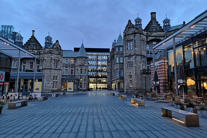 Edinburgh Night Tour with a Local Guide: Private & 100% Personalized - Old Town streets and the Cowgate after dark
