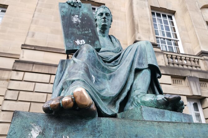 Edinburgh Old Town Private Self-Guided Tour - Scotland, England, and the question of Parliament