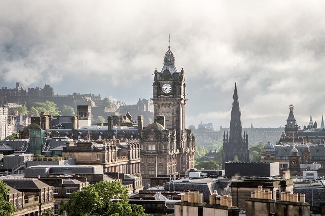 Edinburgh: Old Town's Highlights Walking Tour - William Wallace, national hero and contested stories