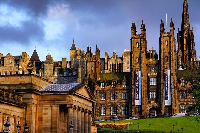 Edinburgh Private Walking Tour - The Royal Mile: famous sights with local context