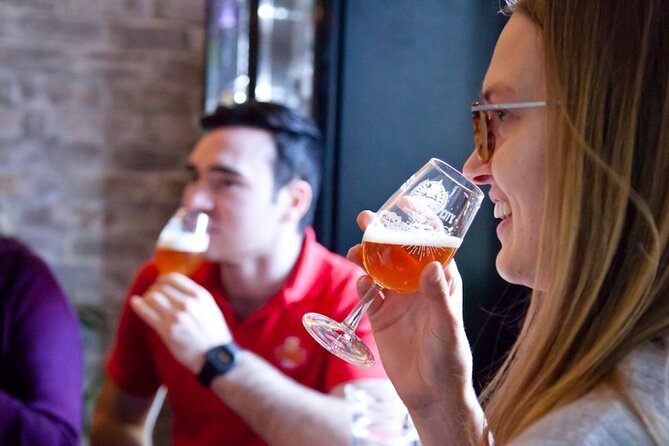 Edinburgh: Pubs & History Walking Tour with Beer Tasting - Beer styles explained without the lecture