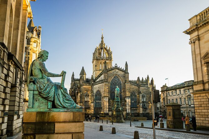 Edinburgh Shore Excursion: City Tour and Royal Yacht Britannia - Holyroodhouse: a brief look at royal Scotland