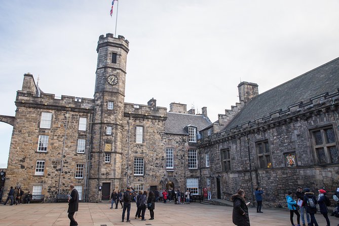 Edinburgh Skip-the-Ticket-Line Castle Walking Tour - Why the entry shortcut matters at Edinburgh Castle