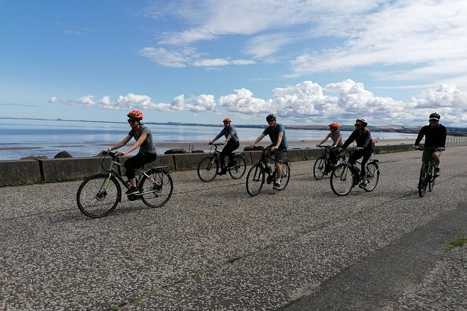 Edinburgh Sky to Sea Bike or E-Bike Tour with Transfer by TBC - Finishing among Georgian streets and the New Town