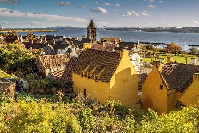 Edinburgh: The Outlander, Palaces & Jacobites Tour - Tuilyies Standing Stones and the limits of the stop
