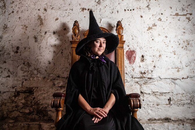Edinburgh: Witches & Haunted History Walking Tour - Upper Bow and the tale of a warlock