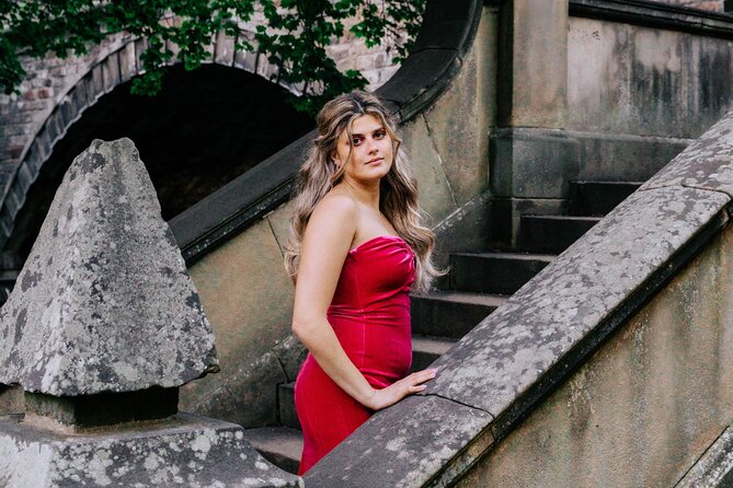 Elegant Professional Private Photoshoot Tour in Edinburgh - Starting quietly in Dean Village