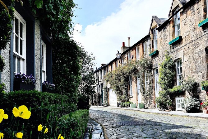Enchanting Edinburgh: Half-Day Walking Tour with Local Guide - What you should expect from the walking itself