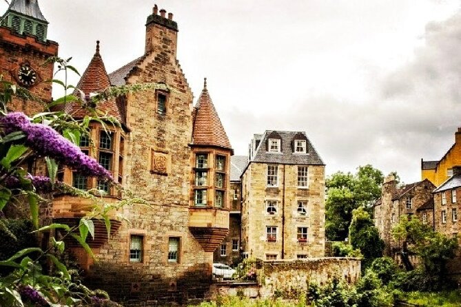 Enchanting Edinburgh: Half-Day Walking Tour with Local Guide - St Andrew Square brings Georgian Edinburgh into focus